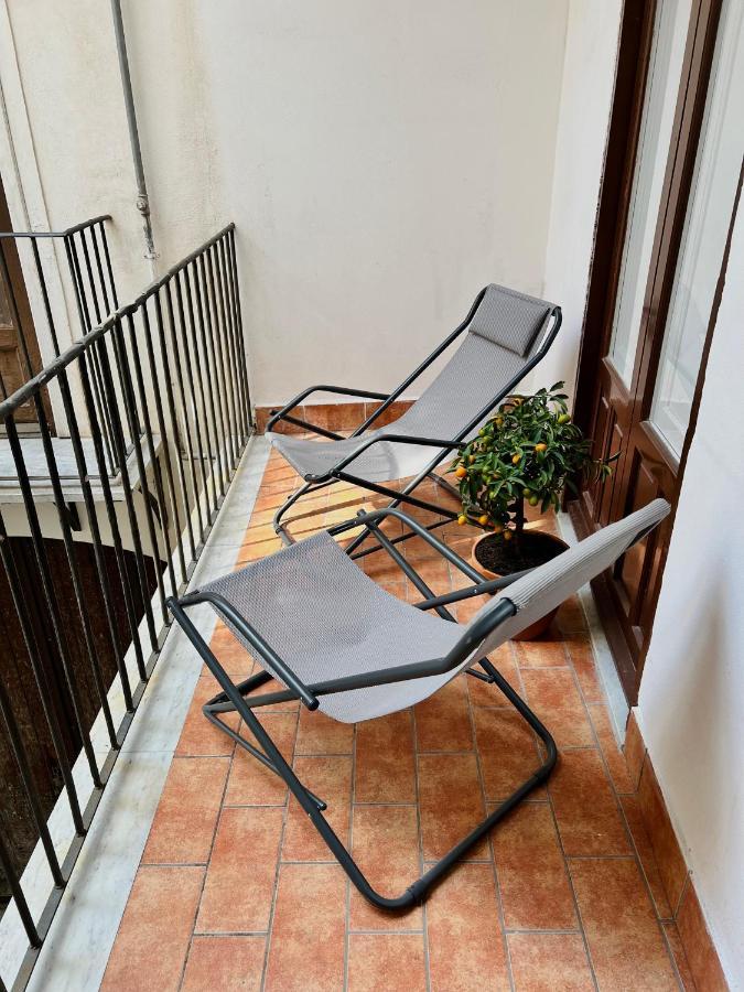 A Ballaro Apartments Palermo Exteriör bild